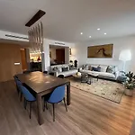 Bright Spacious Luxury Apartamento