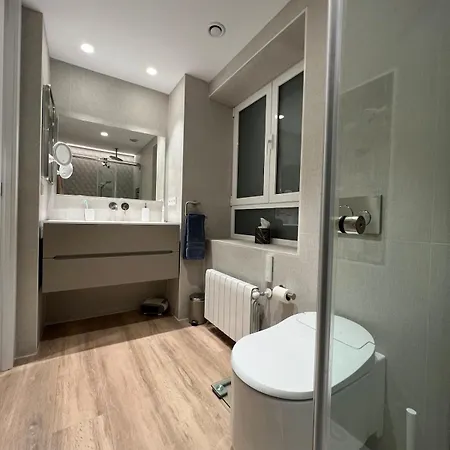 Bright Spacious Luxury Lejlighed