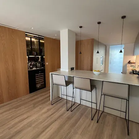 Bright Spacious Luxury *