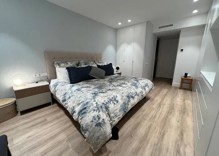 Bright Spacious Luxury Apartment
