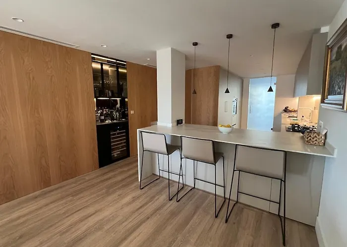 Bright Spacious Luxury *